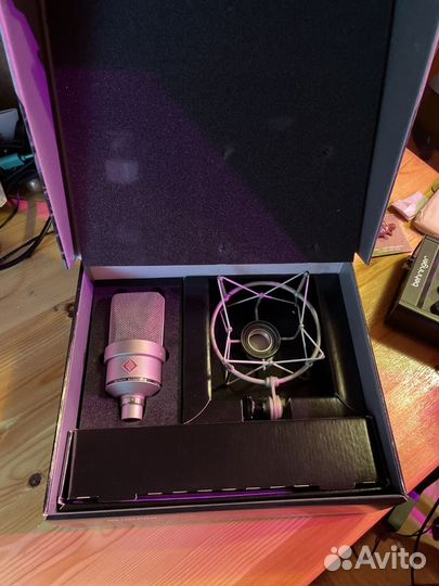 Neumann TLM 103 (Studio Set) — паук в комплекте