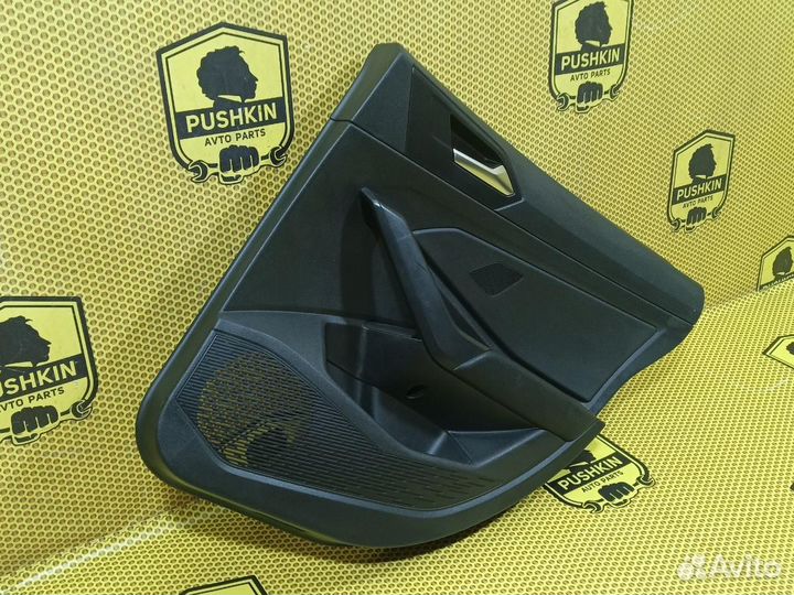 Обшивка двери карта задняя правая Volkswagen Jetta