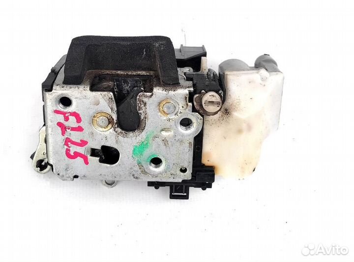 Замок двери задний левый Fiat Doblo