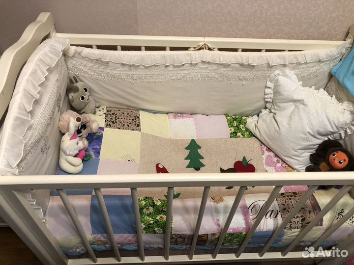 Детская кровать с маятником и ящиком