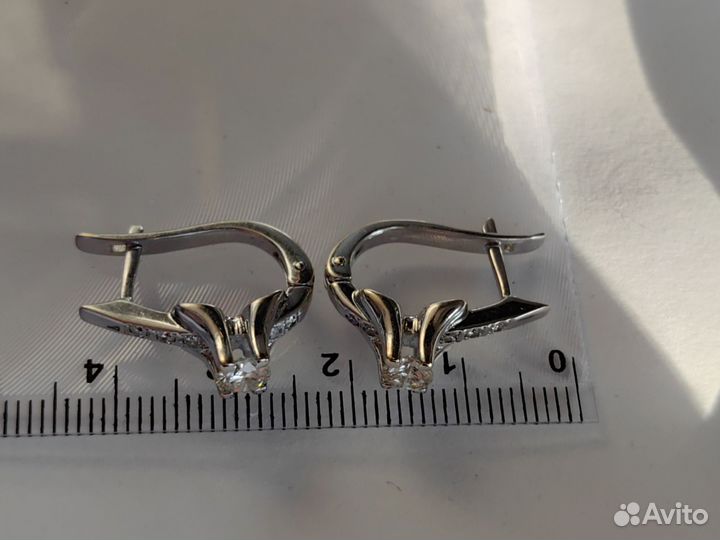 Золотой комплект с крупными бриллиантами 750