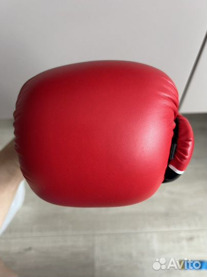 Боксерские перчатки