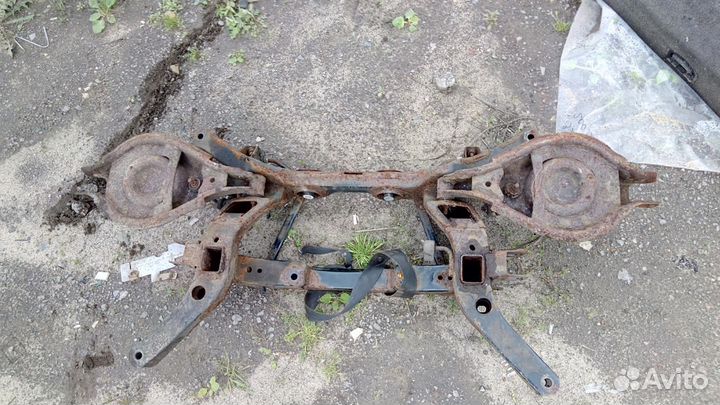 Подрамник задний на Опель Антара