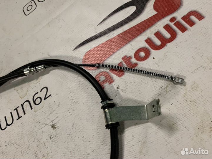 Трос стояночного тормоза hyundai sonata