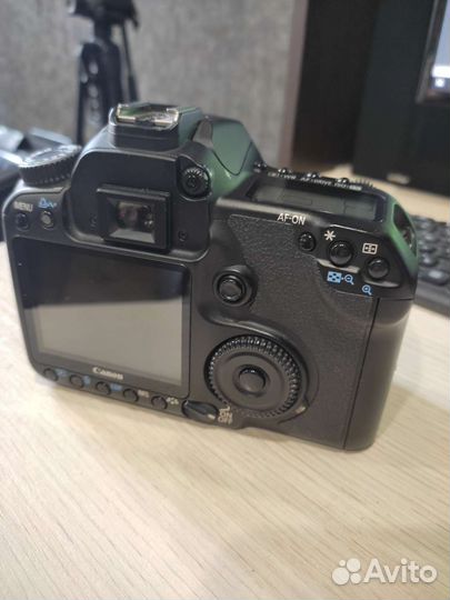 Зеркальный фотоаппарат Kanon 40d