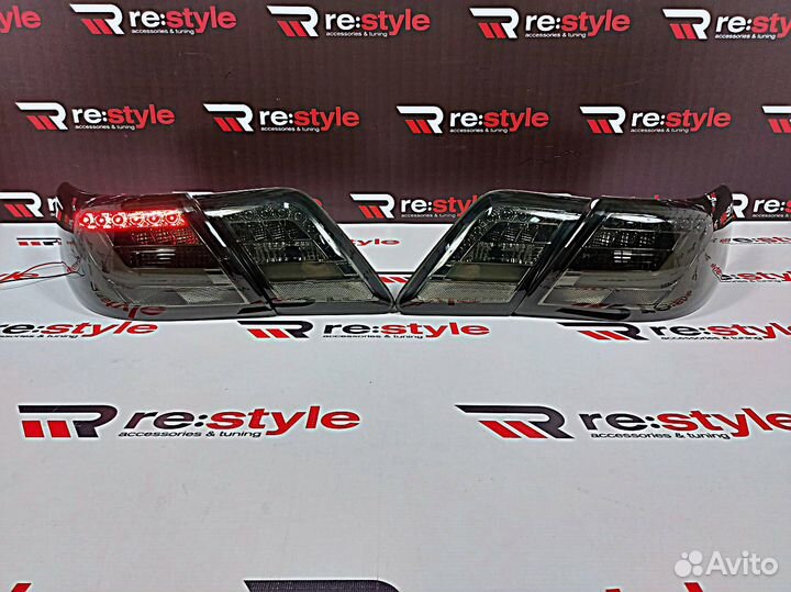 Стопы Toyota Camry 40 06-11г Темные Vland