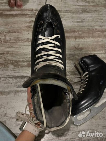 Фигурные коньки risport