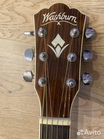 Акустическая гитара