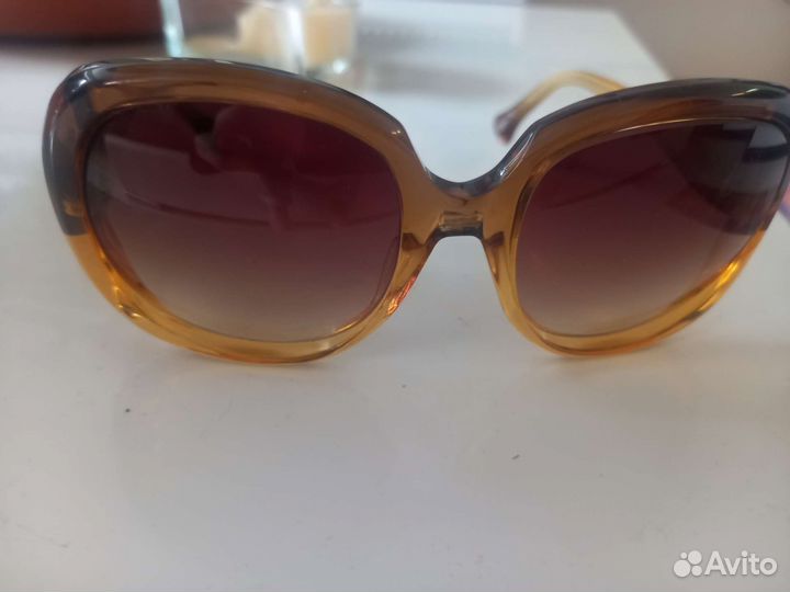 Солнцезащитные очки женские брендовые