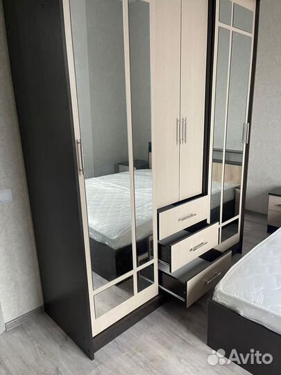 Спальный гарнитур