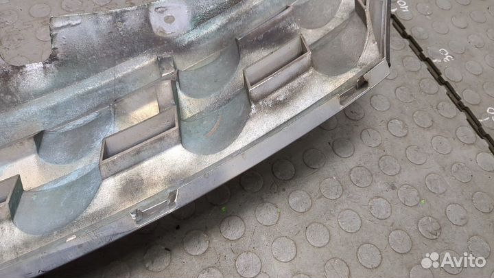 Решетка радиатора Nissan Murano