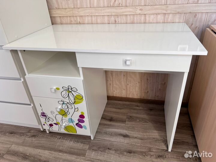 Письменный стол