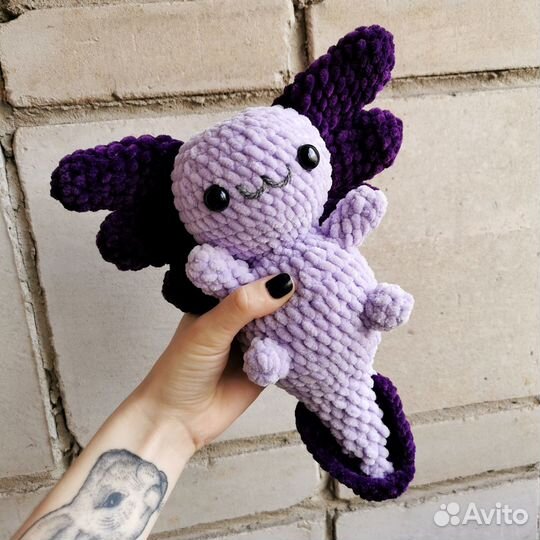Вязаная игрушка амигуруми аксолотль