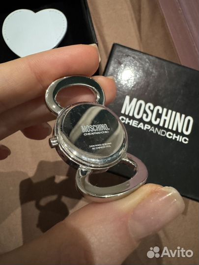 Часы moschino