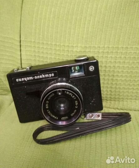 Плёночный фотоаппарат с чехлом силуэт-электро