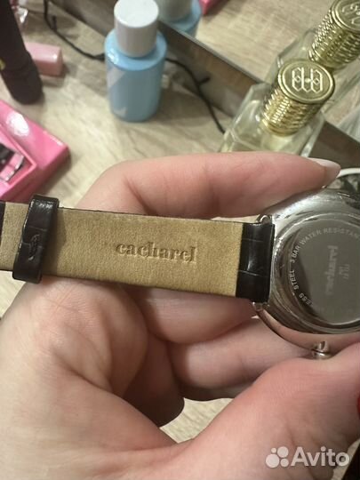 Часы cacharel
