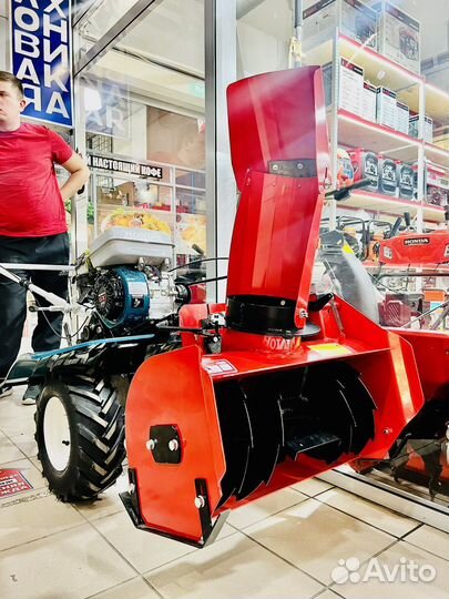 Снегоуборочная машина с мотоблоком Honda