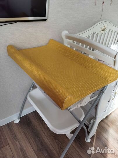 Пеленальный столик с ванночкой Chicco bubble land