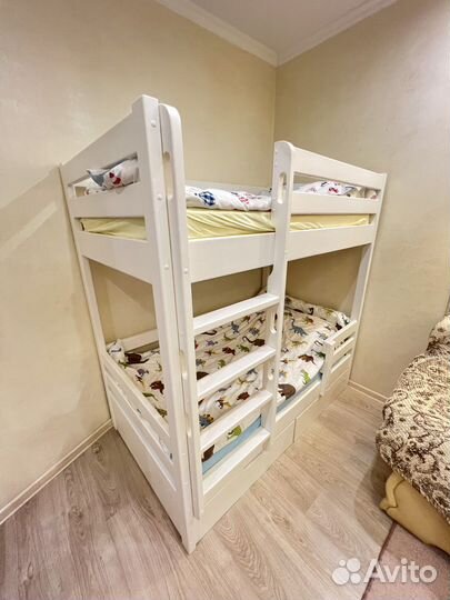 Кровать детская двухьярусная