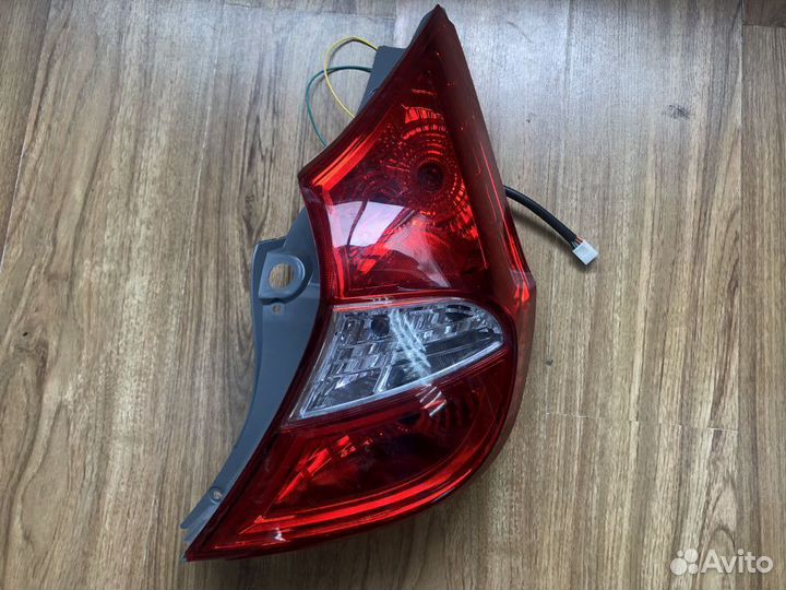 Хендай Солярис хэтчбек фонарь правый 2011-2014