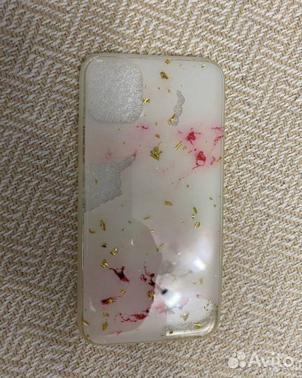 Чехлы на iPhone 11