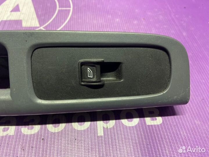 Кнопка стеклоподъемника передняя правая Volvo S40