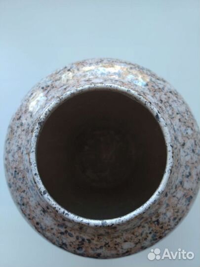 Вазы керамическая и стеклянная