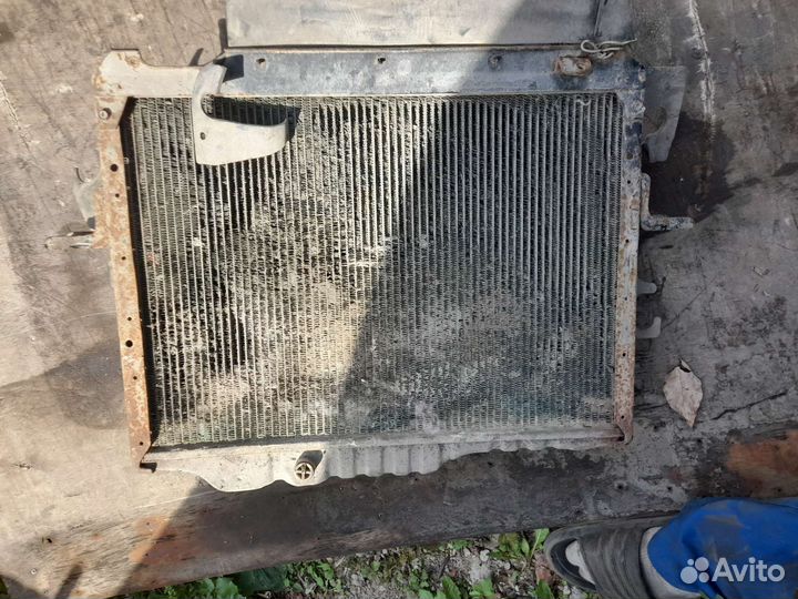Радиатор Nissan Condor и другие з/ч