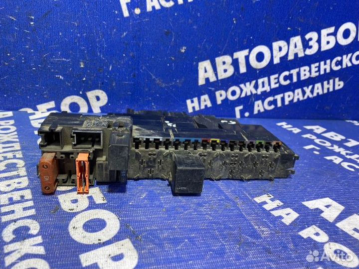 Блок предохранителей под капот Mercedes-Benz W220