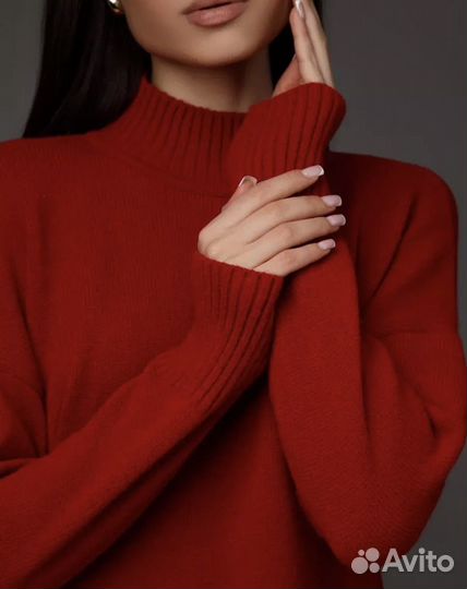 Свитер шерстяной женский