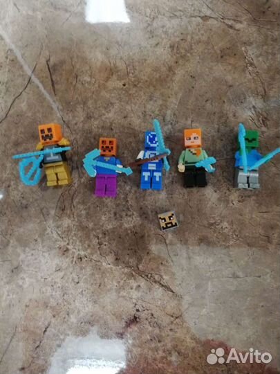 Человечки из майнкрафт и нинзяго