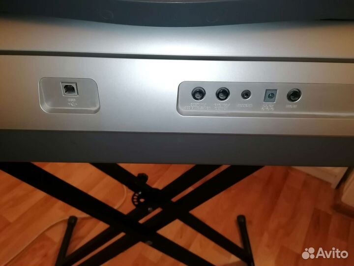 Синтезатор Casio WK-200 со стойкой