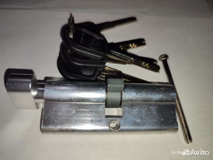 Личинка замка