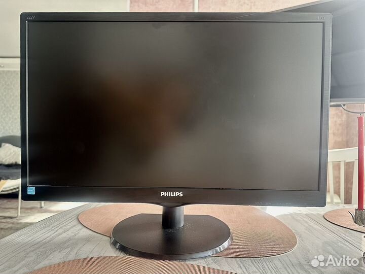 Монитор Philips 223v5l