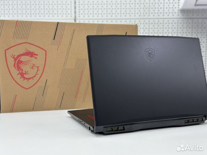 Новый игровой MSI 17.3 IPS 144гц 16G озу GTX