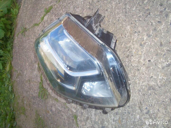 Фара правая Рено Дастер с 15