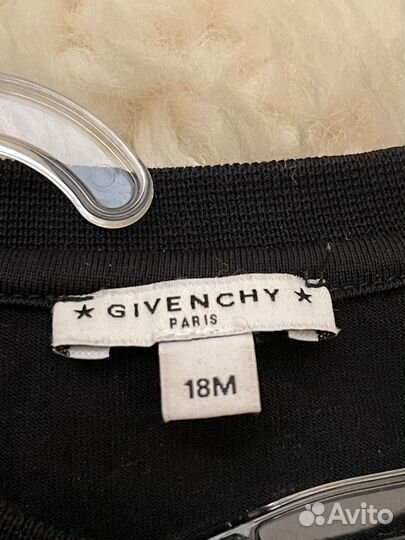 Лонгслив оригинал givenchy в идеальном состоянии