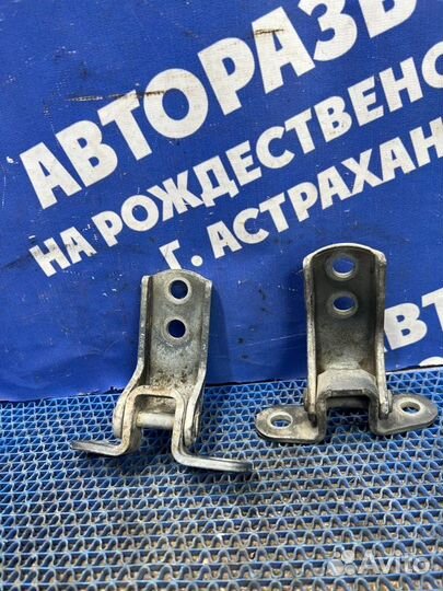 Петля двери Toyota Sprinter седан 1994