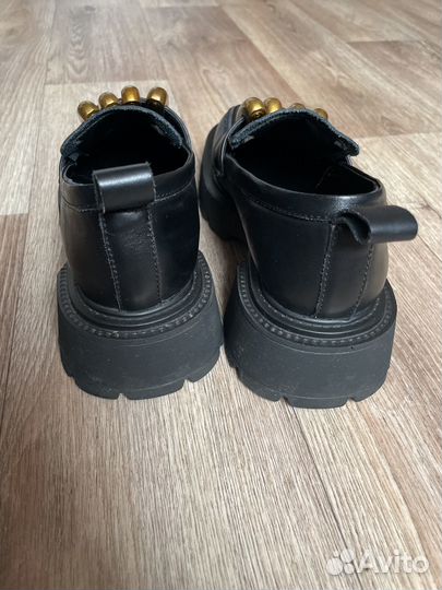 Лоферы женские