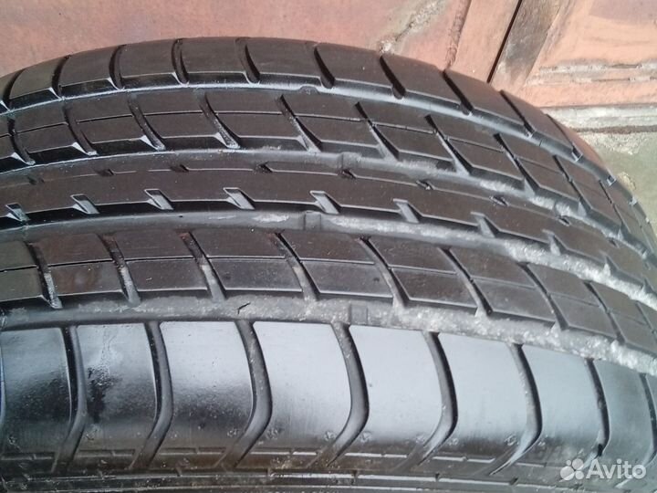 Dunlop SP Sport 2000 235/45 R17 94Y