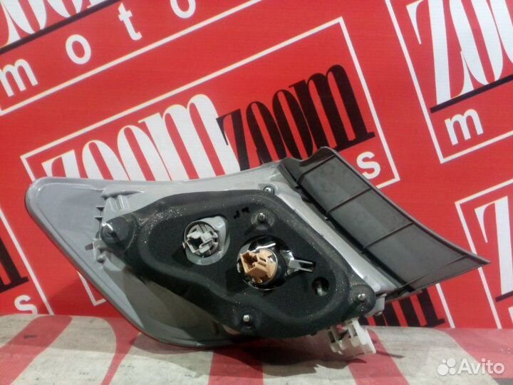 Фонарь (Стоп-сигнал) задний правый Toyota Camry