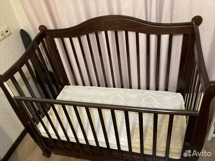 Детская кровать с маятником Гандылян Gandylyan