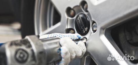 Yokohama BluEarth Winter V905 265/40 R21 105V