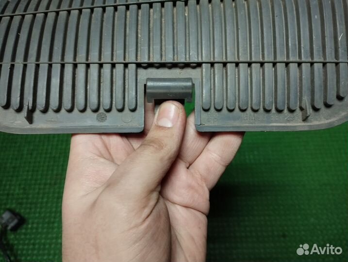 Крышки фонарей задние Opel Astra F