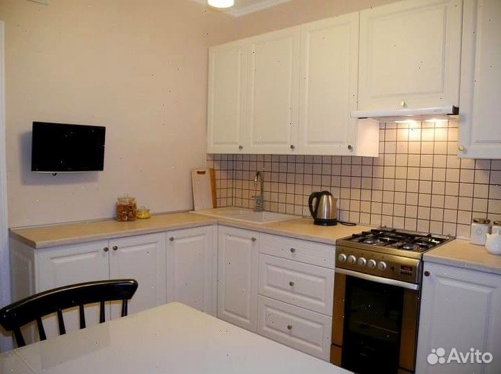 Кухня на заказ до потолка