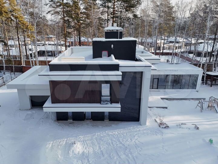 Коттедж 500 м² на участке 18,9 сот.