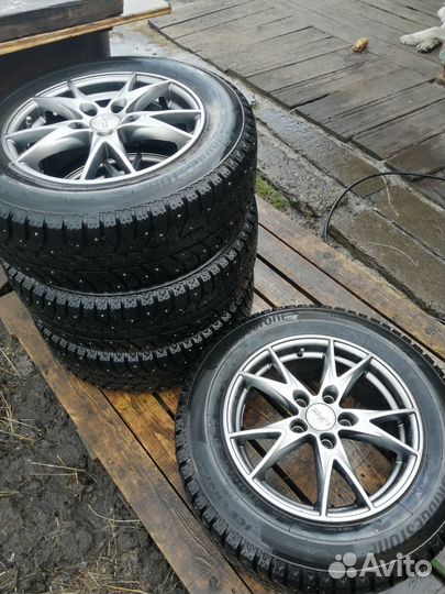 Bridgestone Ice Cruiser 7000S 195/65 R15 E