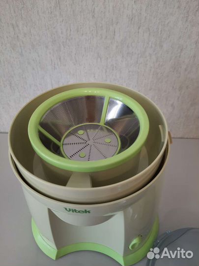 Соковыжималка новая vitek
