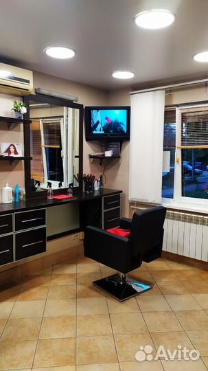 Сдаю парикмахерское кресло