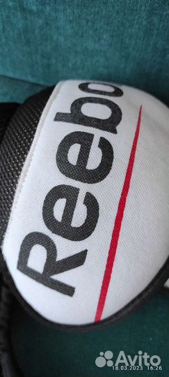 Нагрудник хоккейный reebok JR